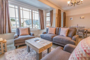 Sully's Cove, stylish apartment near Southwold Pier